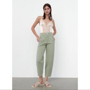 NWT Zara Slouchy Jeans, size 4